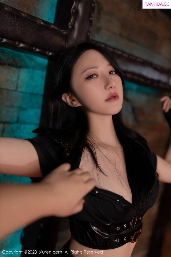 鱼子酱fish  [XiuRen]高清写真图 2023.10.27 No.7576 鱼子酱Fish 黑丝美腿第37张图片